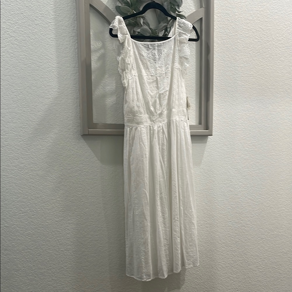 Elegant White Lace Dress